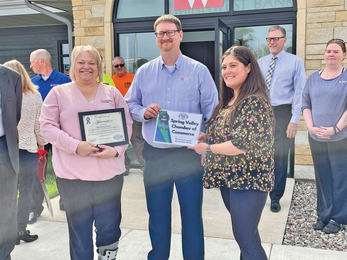 Minnwest Bank deepens roots in Spring Valley, opens combined facility