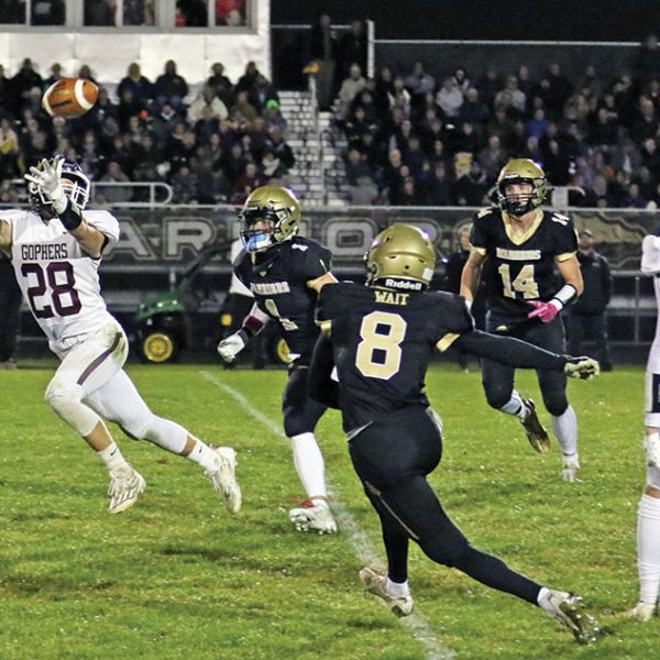 Football: #2 Warriors Blank #3 Gophers, Retake Thrones