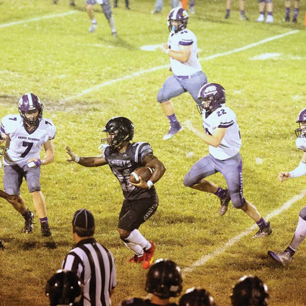 Football: Kingsland Moves to 4-0 With Big Win