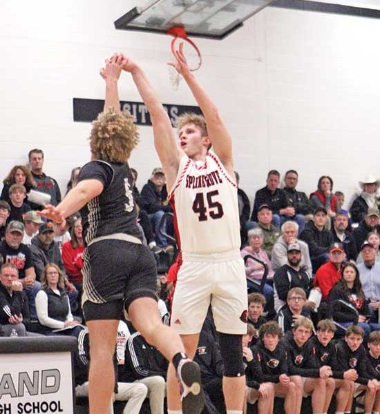 Kingsland's Jayden Brink vs Spring Grove's Elijah Solum