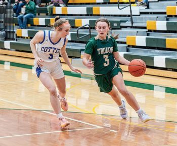 Schneider vs Williams in Girls Basketball