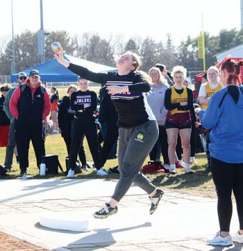Lexy Foster Throwing Shotput