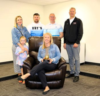 Shannon with her award