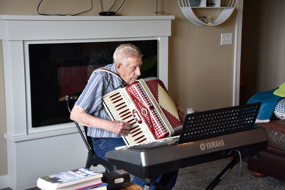 Ockie playing accordion