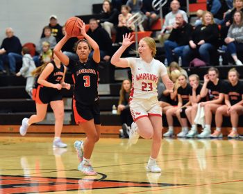 Lanesboro’s Elianna Cassman looks to pass the ball as South Winn’s Vanessa Bullerman defends in the teams’ non-conference affair. The Burros posted a 50-28 win to start the year 3-0. They ended their week falling to Southland in a nailbiter 49-48.