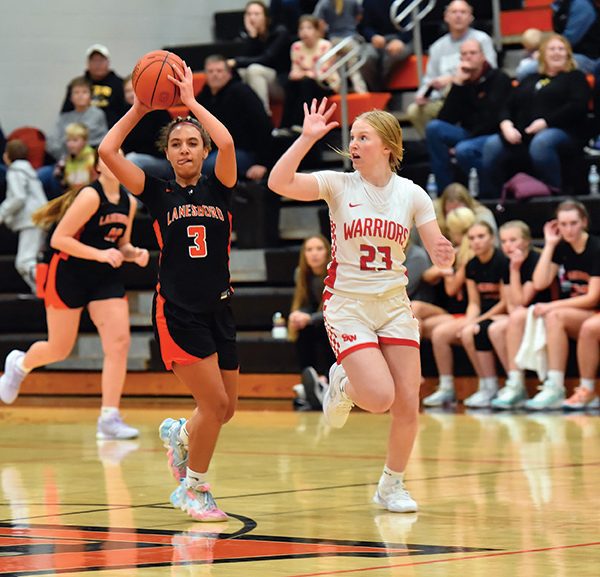 Lanesboro’s Elianna Cassman looks to pass the ball as South Winn’s Vanessa Bullerman defends in the teams’ non-conference affair. The Burros posted a 50-28 win to start the year 3-0. They ended their week falling to Southland in a nailbiter 49-48.