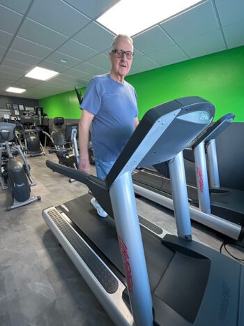 82-year-old Louie Boehmke has worked out on a regular basis for 20 years. He “just wants to keep somewhat fit.” Photo by Wanda Hanson