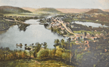 Lake Como and town of Hokah, viewed from Mount Tom, sometime prior to the lake’s destruction by a flood during the summer of 1909. Photo courtesy of the Houston County Historical Society