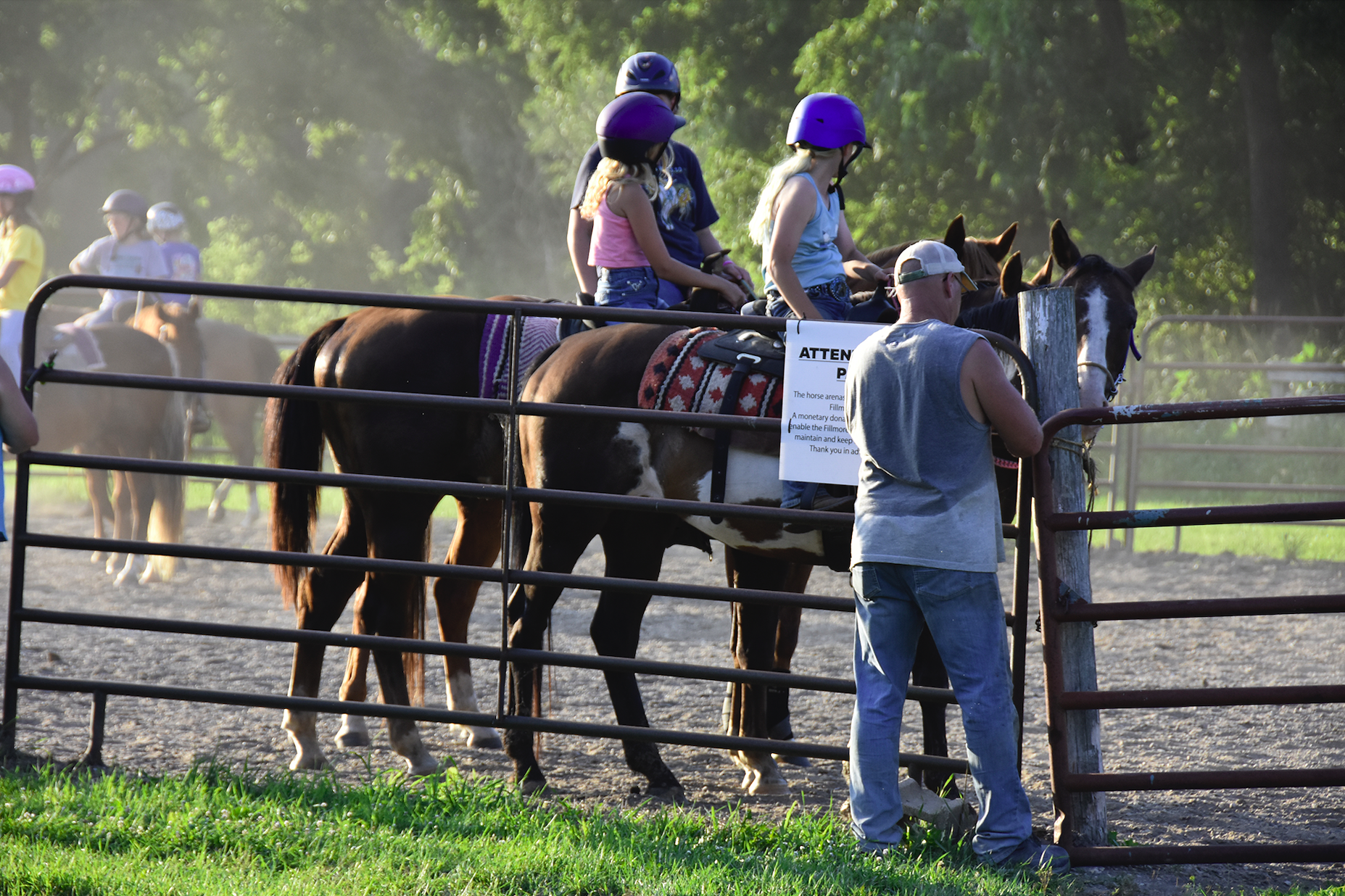 Parents are a very important part of the Fillmore County 4-H Horse Project. Photo by Charlene Corson Selbee