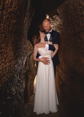 Kaylee and Michael Himlie said “I do” underground in the wedding chapel at Niagara Cave. Photo by Minnesota Rose Photography