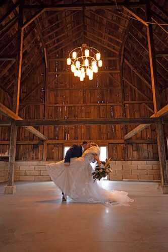 Ryan and Jaclyn celebrate the day at Pinter’s. Photo by Bluestem Films LLC