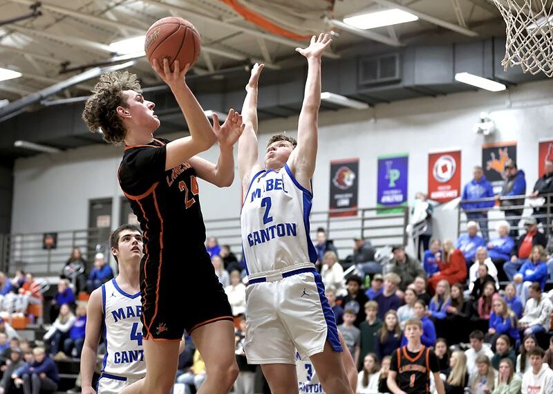 Mabel-Canton’s Brevyn Tollefsrud is focused to stop Lanesboro’s Nick Taylor, but the latter and his team are the ones locked in, knocking off Lewiston-Atltura 69-57 and the Cougars 60-42. The Burros (8-2, 14-3) continue to lead the SEC-East over nearest foe, the Cougars (7-4, 12-6). Photo by Craig Johnson