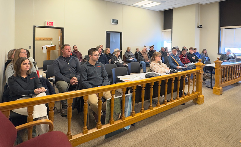 Ahead of the commissioners’ vote, residents filled the board room in the Houston County Courthouse to voice their opinions on a proposed 5MW ground-mounted commercial solar project in an Agricultural Protection District in Caledonia Township. Photo by Charlene Corson Selbee