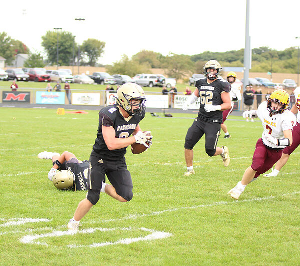 Football: #2 Warriors Defensively Deny D-E, Stay Perfect